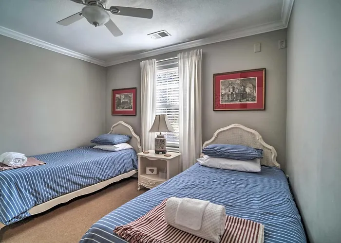 Charming Port Royal Home With Fire Pit And Yard!