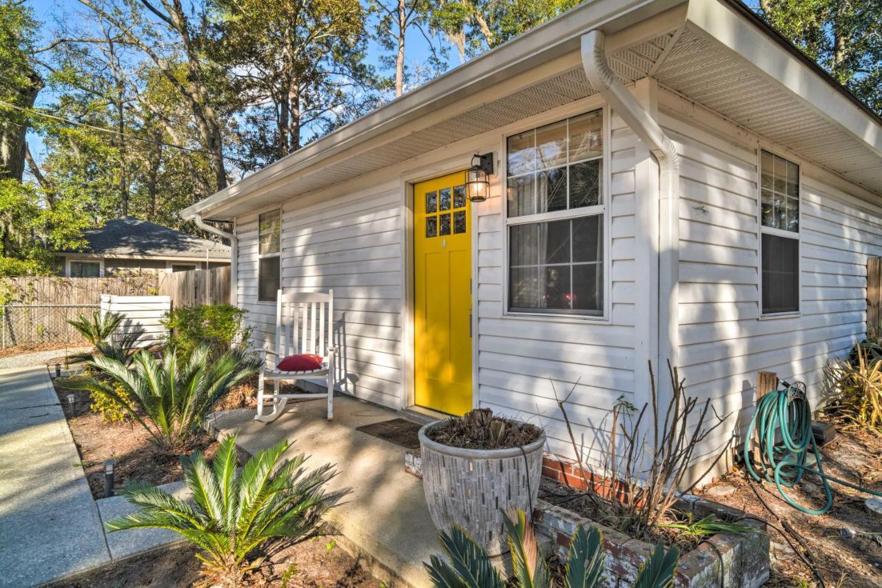 Charming With Fire Pit And Yard! *